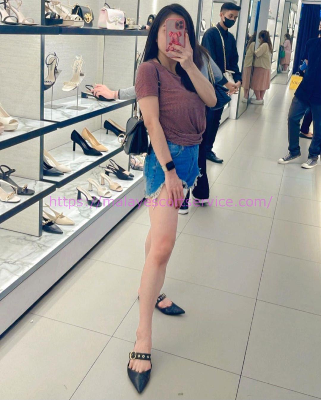 Riska, escort in Kuala Lumpur from Malay Escort Service.