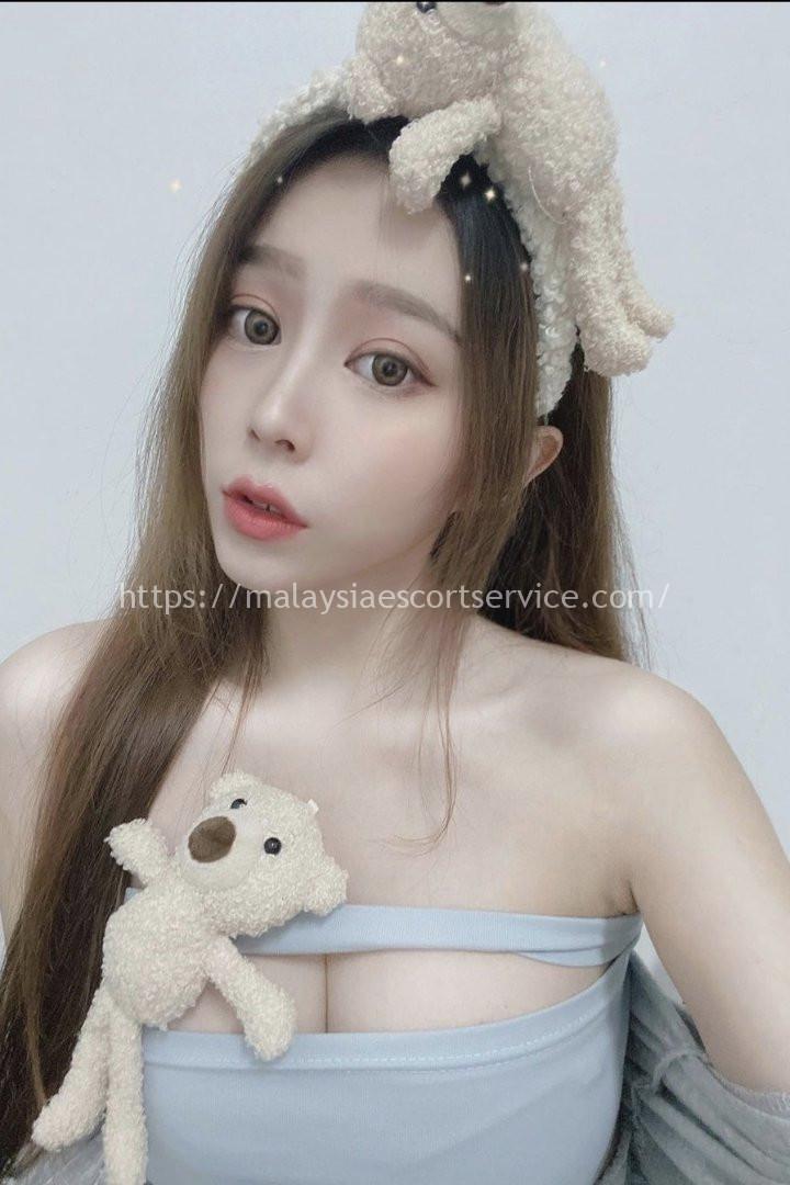 An Ling, escort in Kuala Lumpur from MALAYSIA Escort Service.