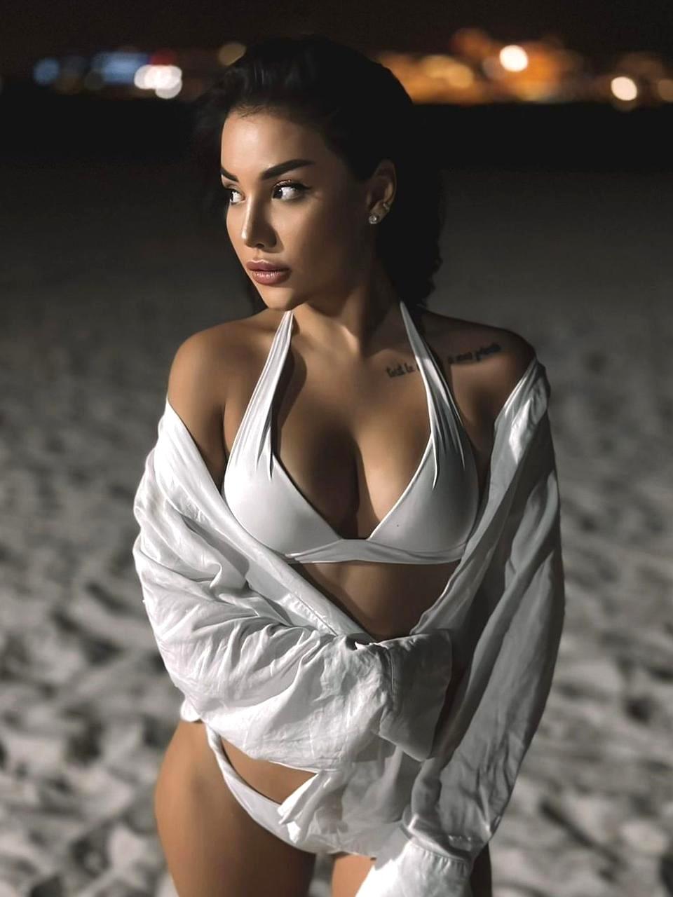 Sienna, escort in Dubai from DesereX.