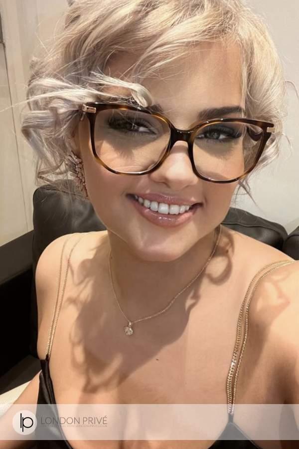Hellen, escort in London from London Privé.
