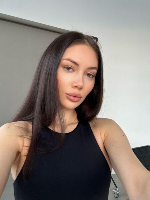 Aldari, escort in London from Bunnies of London.