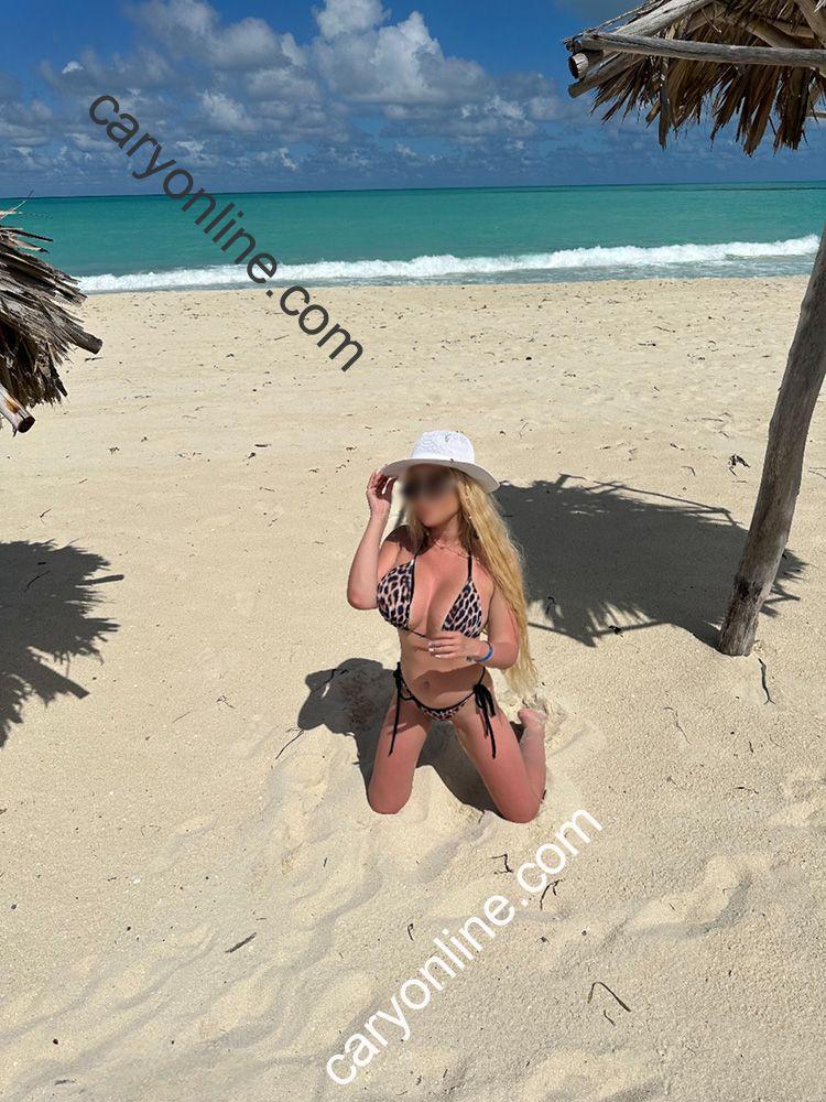 Emma, escort in Kyiv from Cary-Online.
