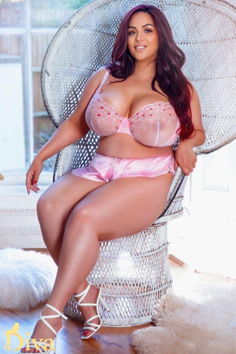 Vix, escort in London from Diva Escort.