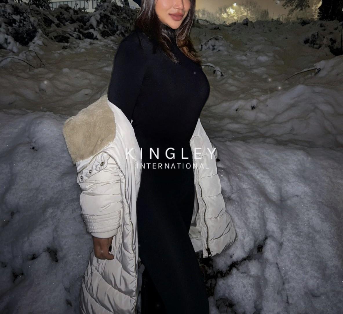 Sandra, escort in Singapore from Kingley International Escorts.