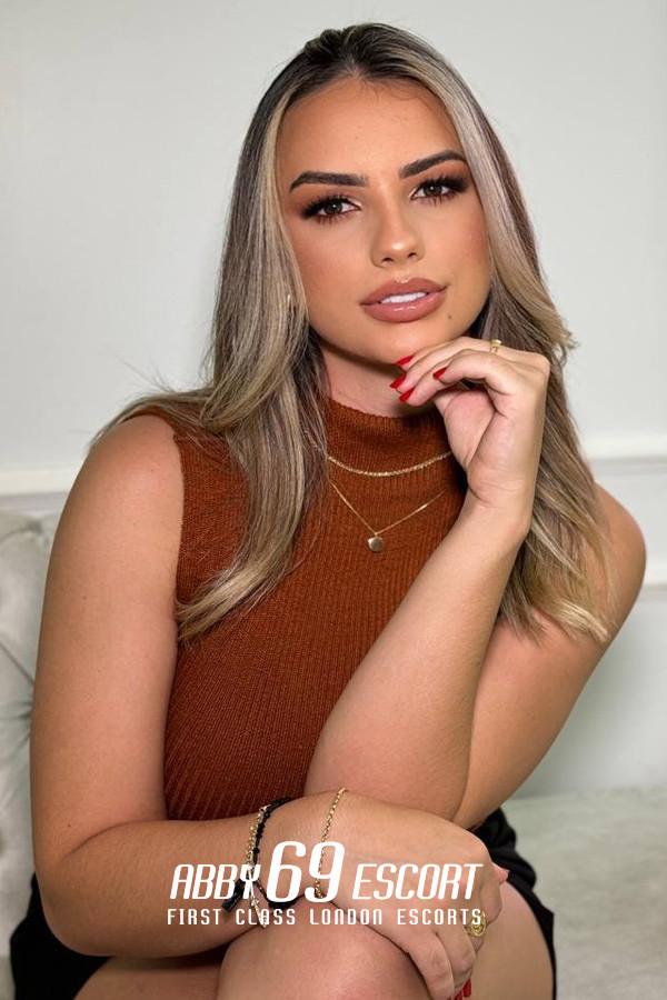 Vonda, escort in London from Abby 69 Escort.