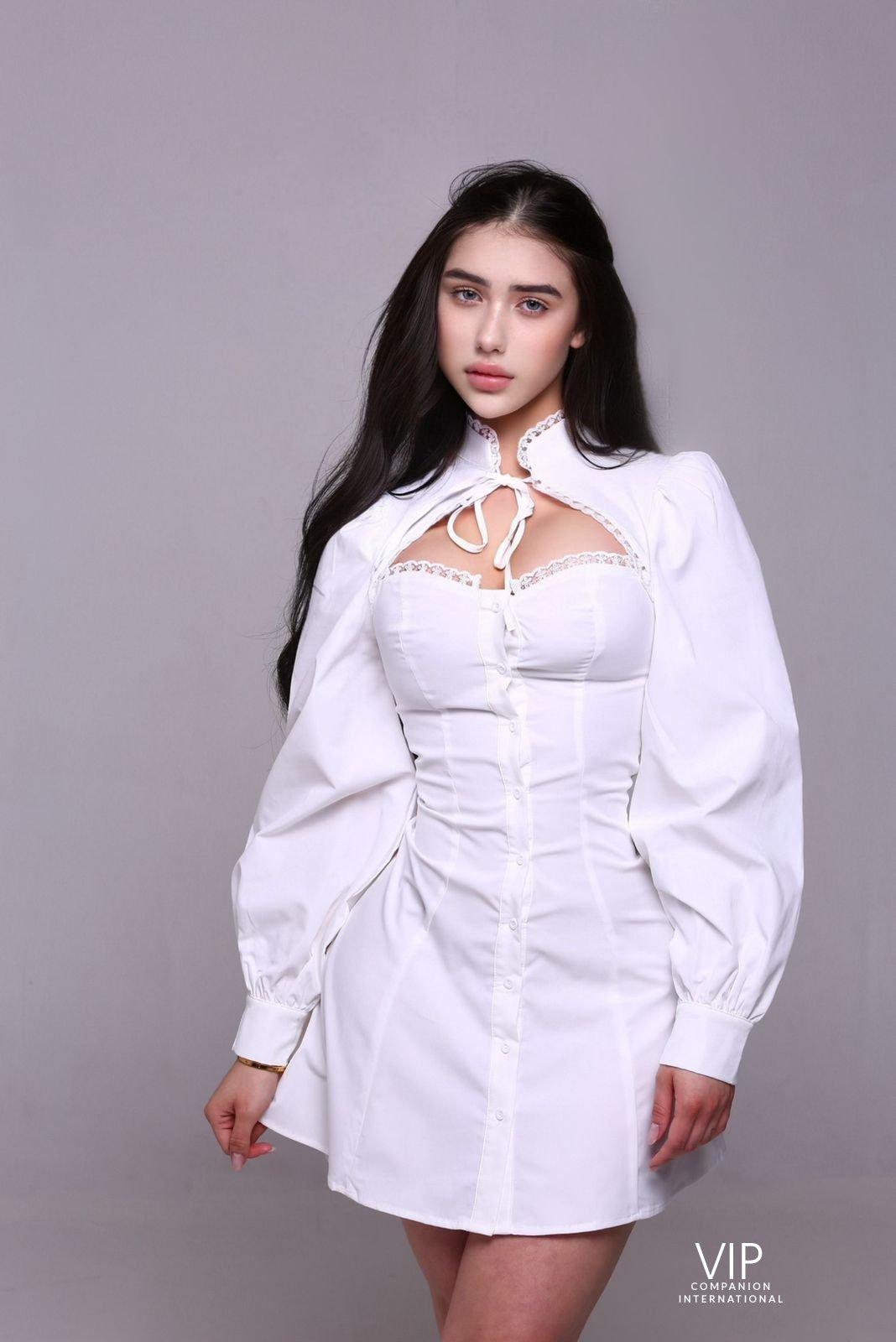 Plam, escort in London from VIP Companion International.