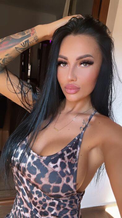 Kira, escort in London from 24hr London Escorts.