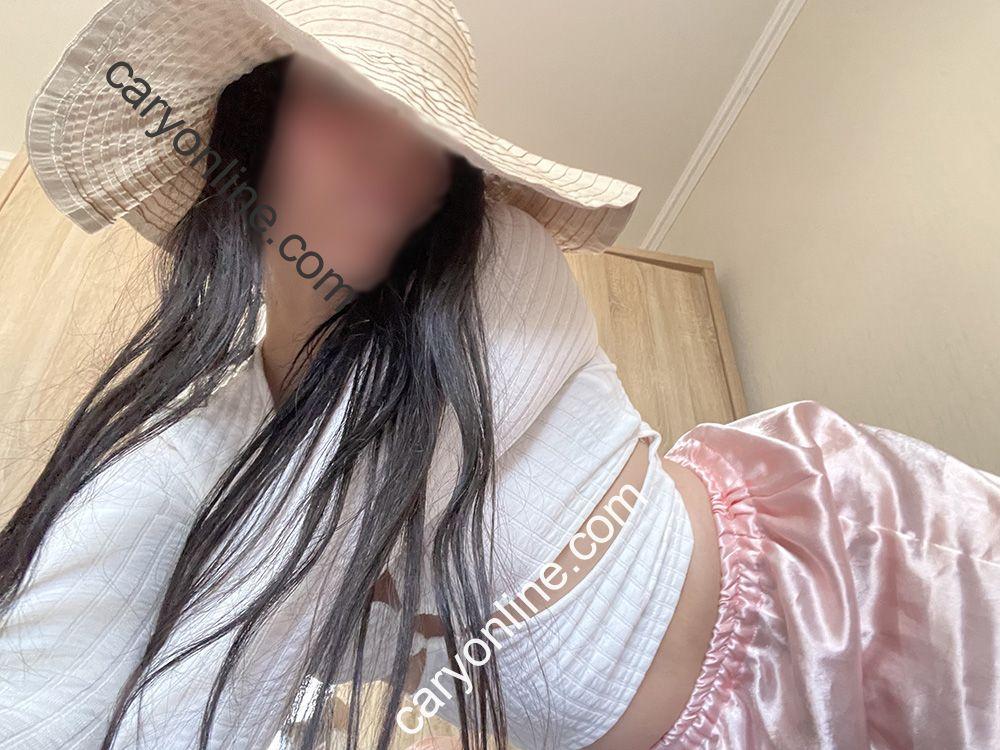 Lillit, escort in Kyiv from Cary-Online.
