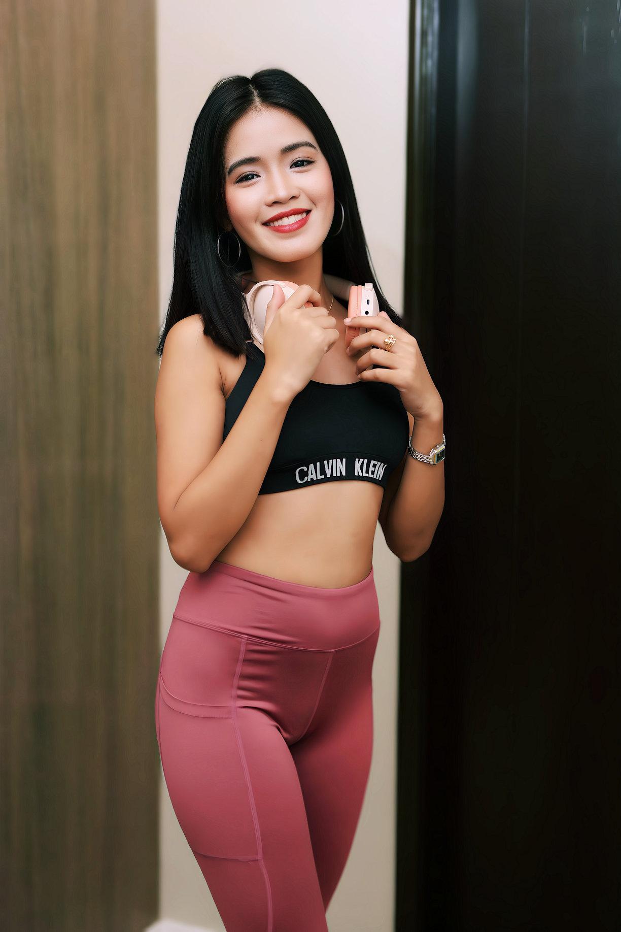 Isla, escort in Manila from Manila Courtesans.