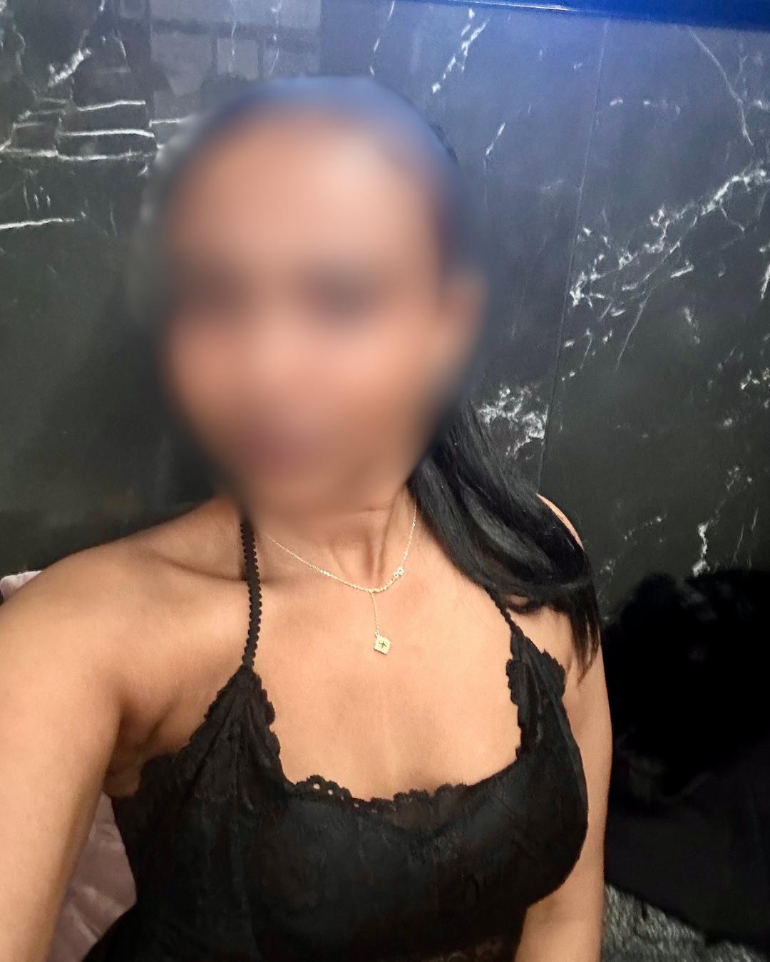 Dee, escort in Canberra from Harlots.