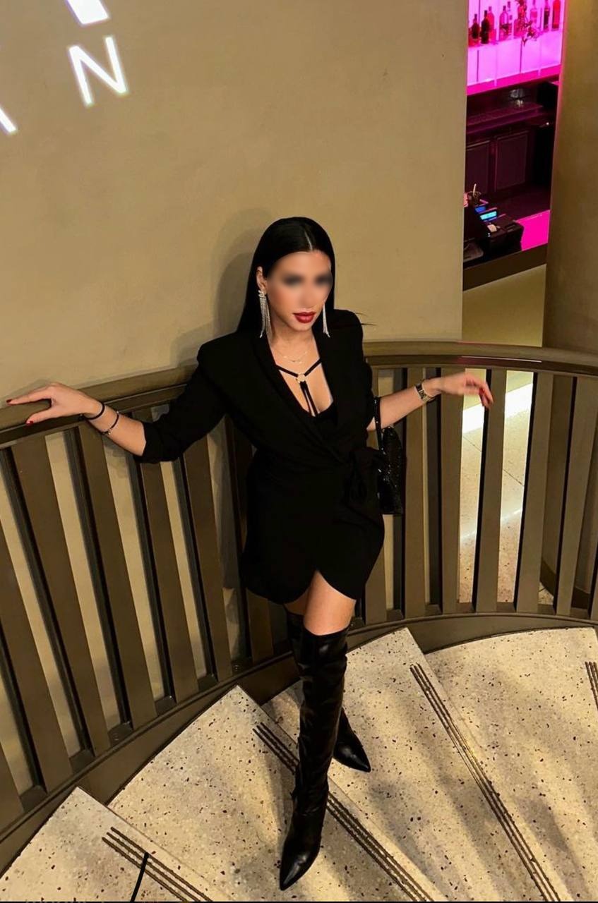 Andrea, escort in Paris from StudioXGirls.