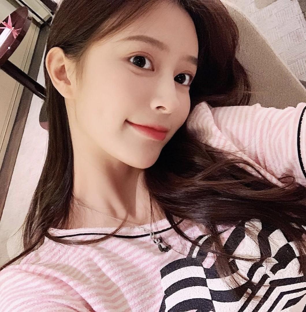 Minji, escort in Los Angeles from Candy girl.